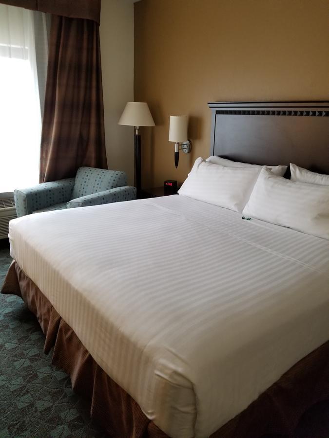 Holiday Inn Express Hotel & Suites Canton By Ihg Exterior foto