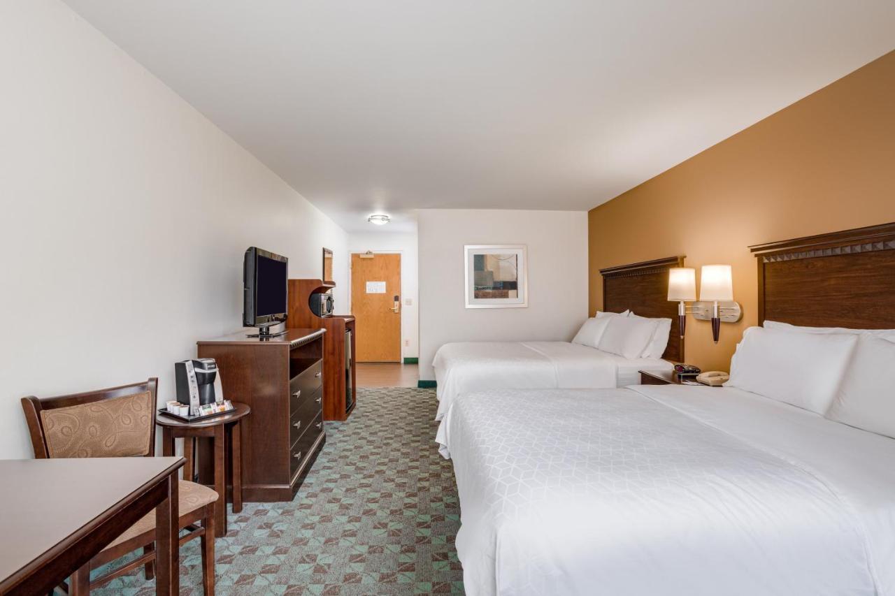 Holiday Inn Express Hotel & Suites Canton By Ihg Exterior foto